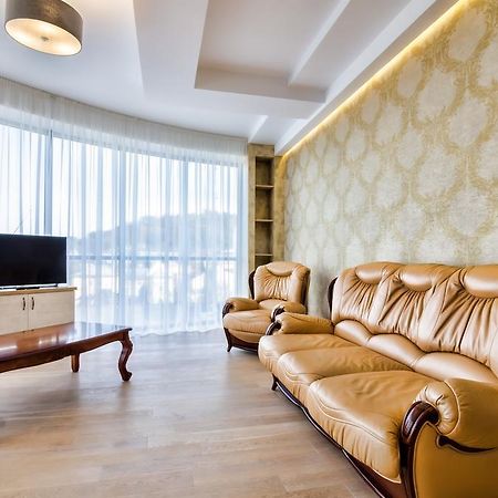 Leogrand Apartments Z Panoramoyu Lvova Ngoại thất bức ảnh